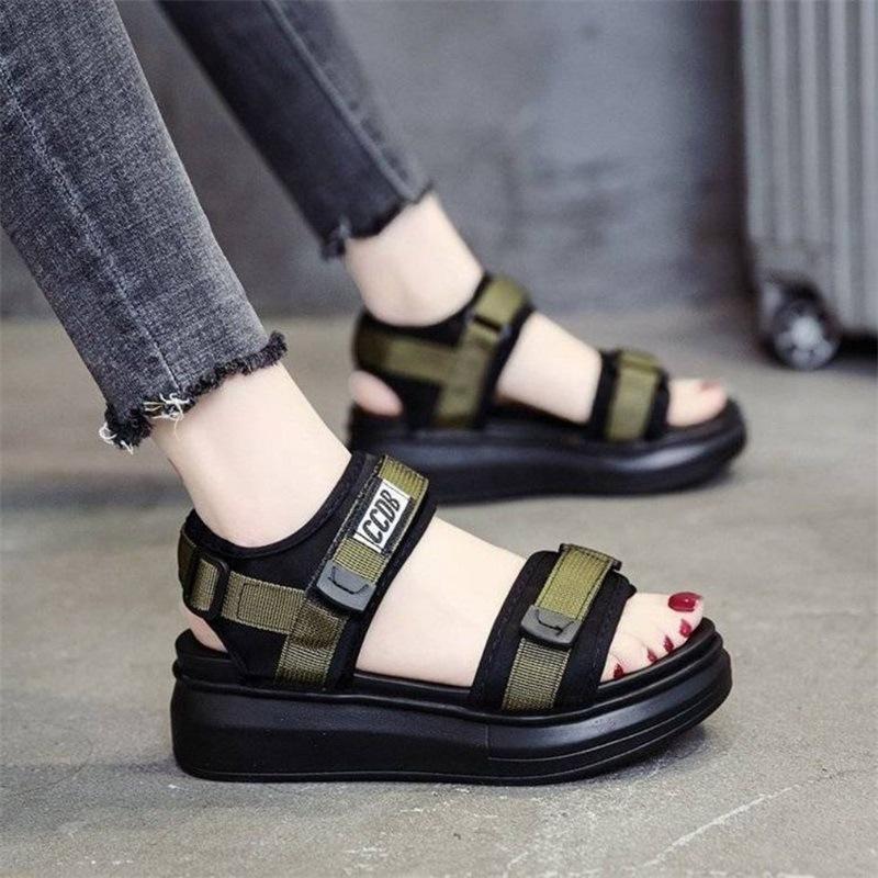 

Женские сандалии 2025 новая летняя обувь на толстой подошве-маффин, универсальная женская обувь, популярная спортивная пляжная повседневная обувь на мягкой подошве 40 зелёный