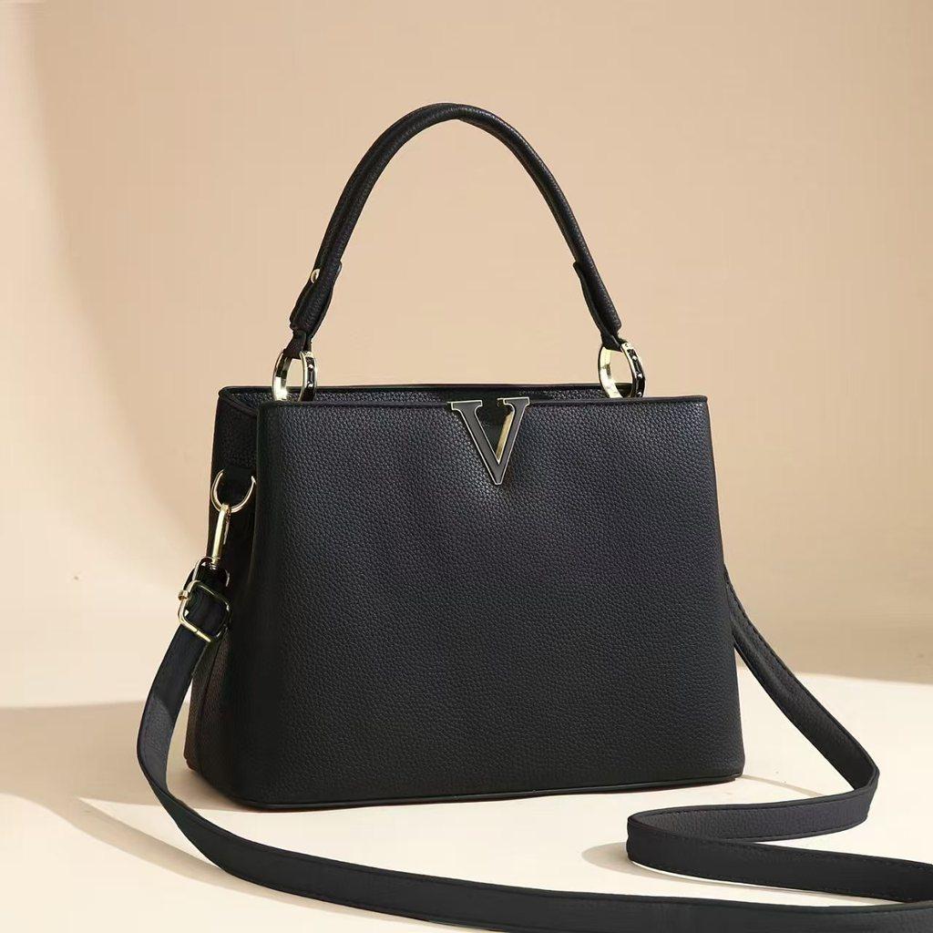 Sophisticated Pu Water Bucket Handbag With Zipper Closure And Inner Divider For Office And Casual