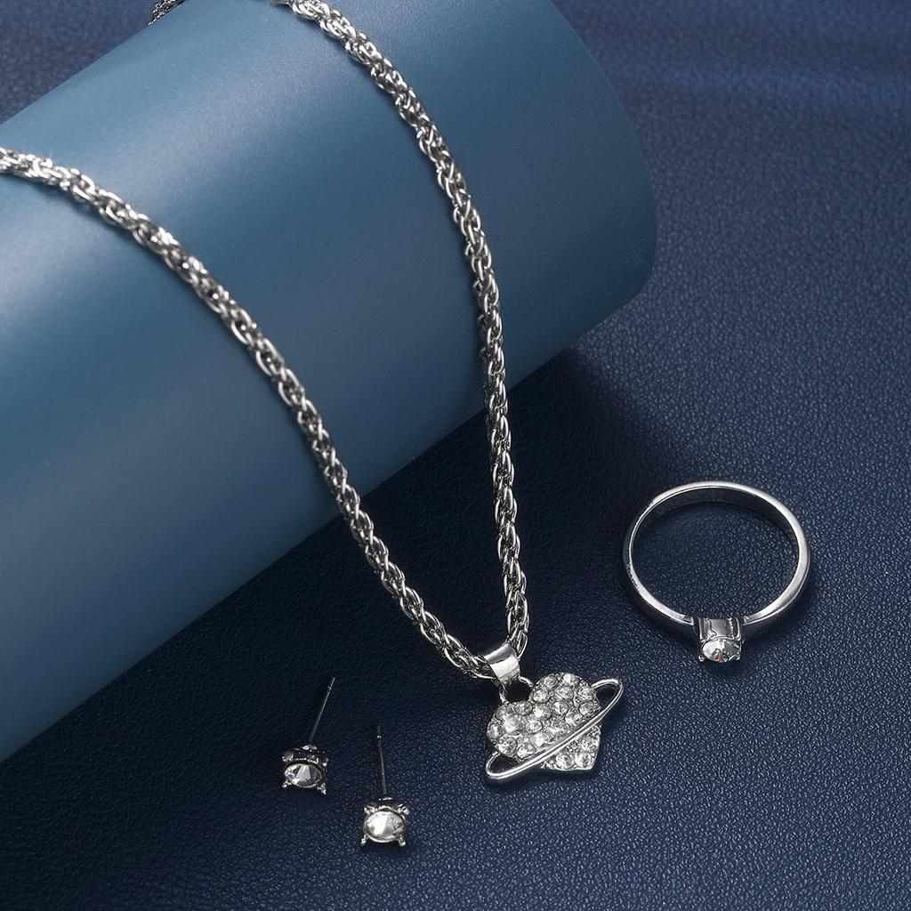 European-American Fashion Inlaid Diamond Heart Jewelry Set: Necklace, Zircon Earrings, and Ring.