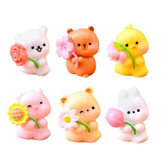 Cute Animal Miniature Figurine Mini Resin Bear Bunny Duck Holding Flower Statue for DIY Moss Landscape Fairy Garden Home Cake Decor