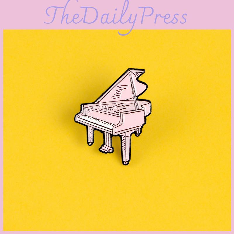 Fun Cartoon-inspired Pink Piano Pin Whimsical Alloy Brooch For Unisex Fashion Lovers