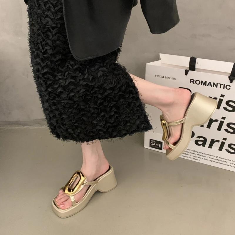 Fashion Women's Summer Fashion Open-Toe Platform Slippers Casual Metal Decoration Thick Bottom Slides for Ladies