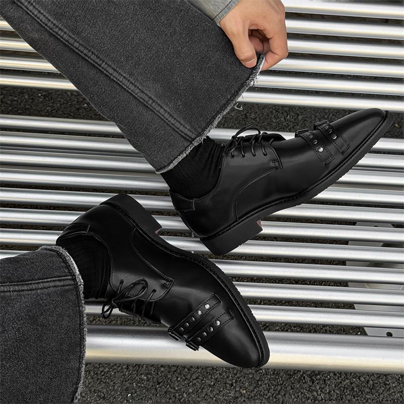 Fashion 2025 Spring Gothic Punk Pointed Toe Leather Shoes for Couples Dark Style Unisex Lace-Up Chunky Heel Retro Metal Decor Boots