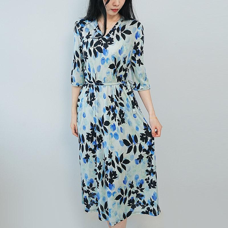 

Silk V-Neck Five-Sleeve Waist-Slimming Printed Dress for Women Extra Large