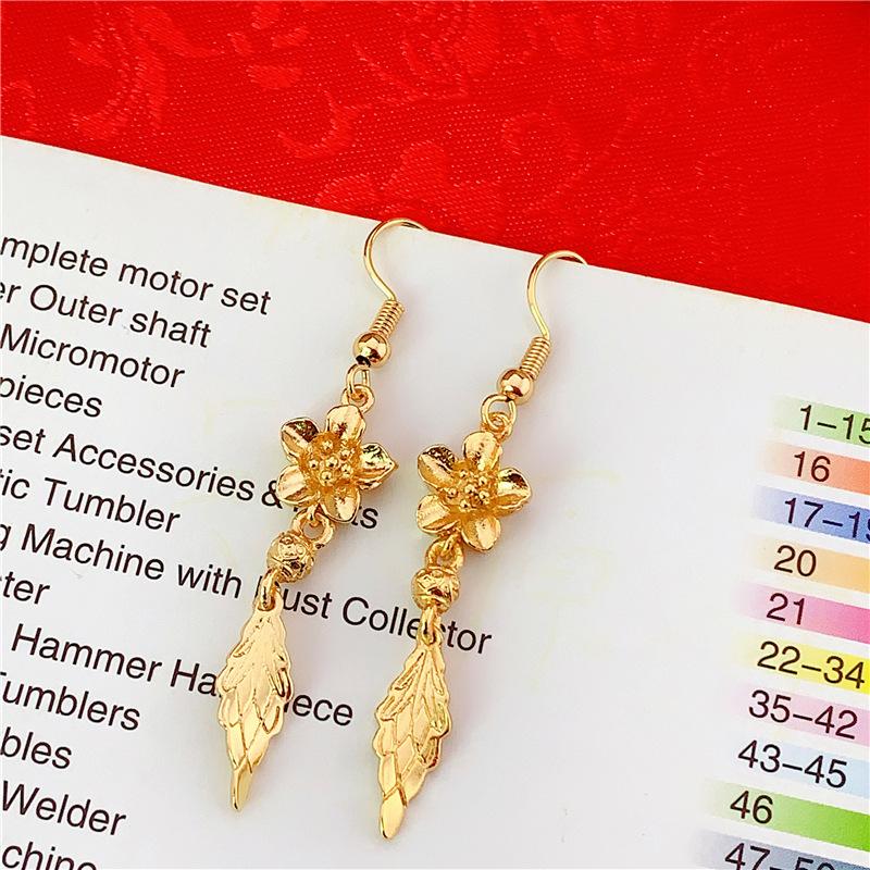 European Plated 24K Gold Wedding Ornament Supply Fashion Long Korean Style Tassel Earrings Flower Leaf Shaped Earrings for Women
