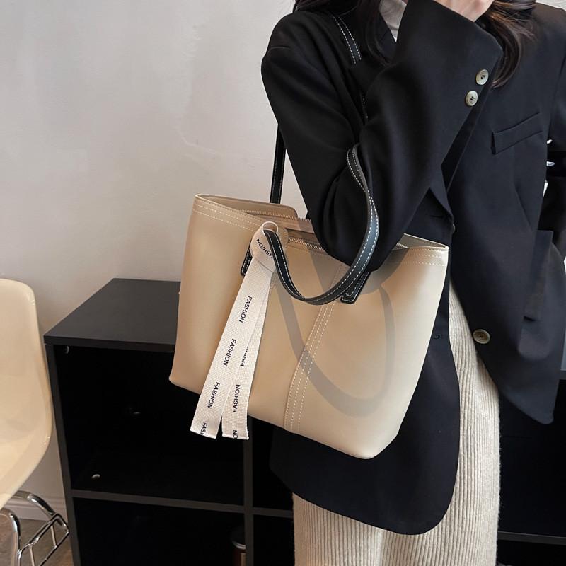 Стильная сумка-тоут большой вместимости 2023 Новая популярная сумка через плечо Повседневная женская сумочка