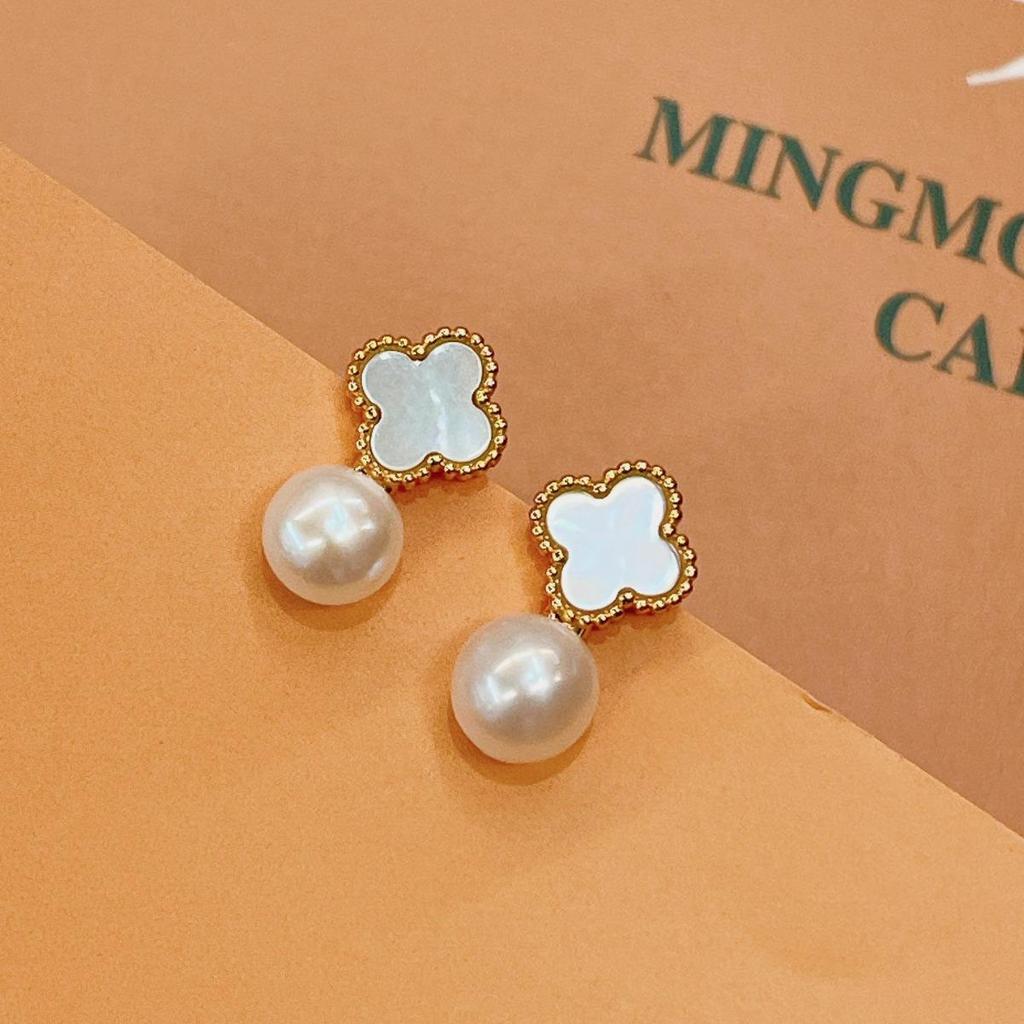 Chic Celebrity Style Four-Leaf Clover Earrings: Trendy White Dangle with Retro Pearl and Niche Design for Women
