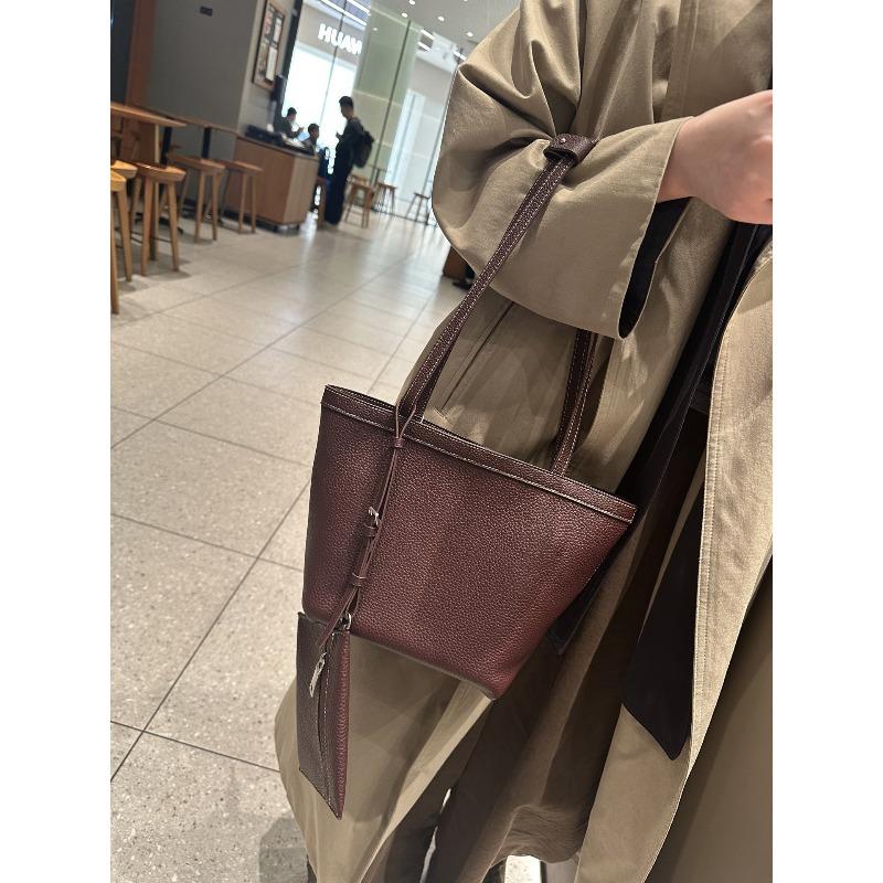 Новая минималистичная сумка-тоут большой вместимости из мягкой коровьей кожи нишевая модная универсальная сумка-тоут под мышку женская для commuters 8870₽