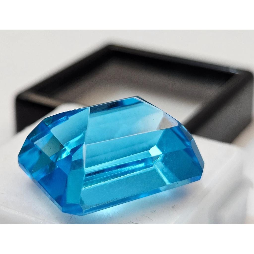 Beautiful Emerald Swiss Blue Topaz Natural 18-19 Ct Loose Gemstone