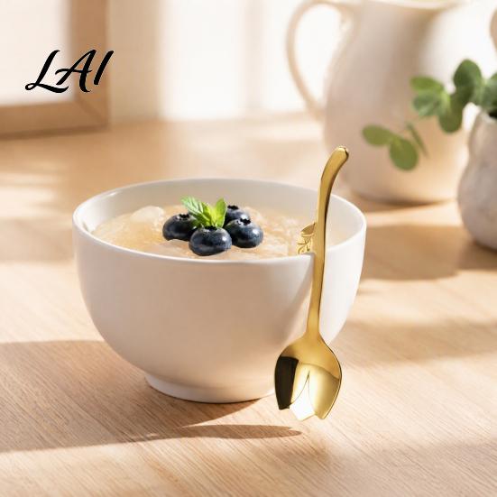 Vaisselle Romantique Forme Tulipe Cuillère en Acier Inoxydable Long Manche Café Glace Décorative Cuillère de Service Dessert avec Crochet Suspendu Cuisine