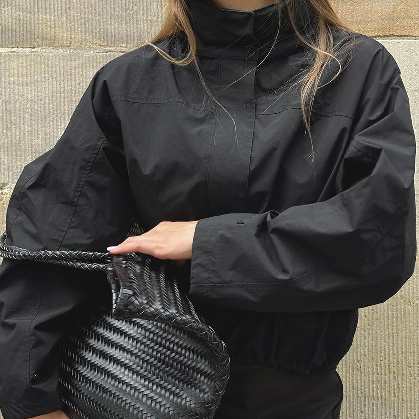 Autumn and Winter New Loose Drawstring Outdoor Jacket Design Sense White Black Stand-up Collar Trench Coat