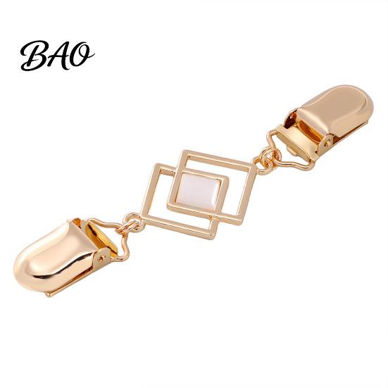 Elegant Cloak Clasps Geometric Rhombus Cardigan Sweater Clip, Retro Clothing Clip with Faux Zinc Alloy Decorative Fasteners Cats Eye Stone,