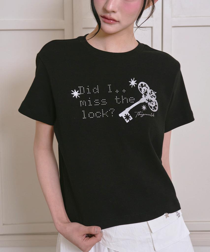 THE GREEN LAB Lettering Symbol Crop Short Sleeve T-Shirt [Black/Key]