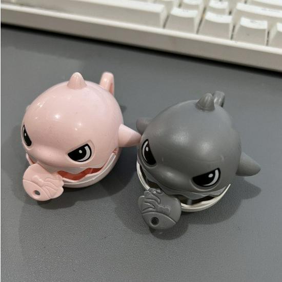 Douyin Style Shark Fish Pendant Keychain – Creative Stress Relief Biting Teeth Pull String Gift