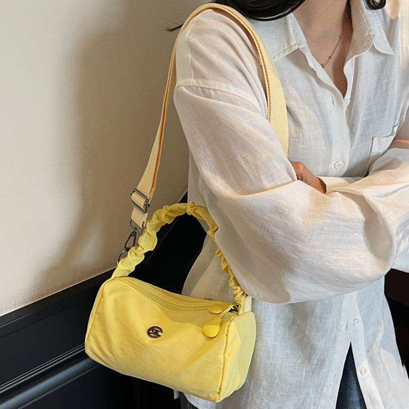 Crossbody bag, fashionable, simple and versatile, 2025 spring new handbag, nylon cloth bag, women's lightweight shoulder bag