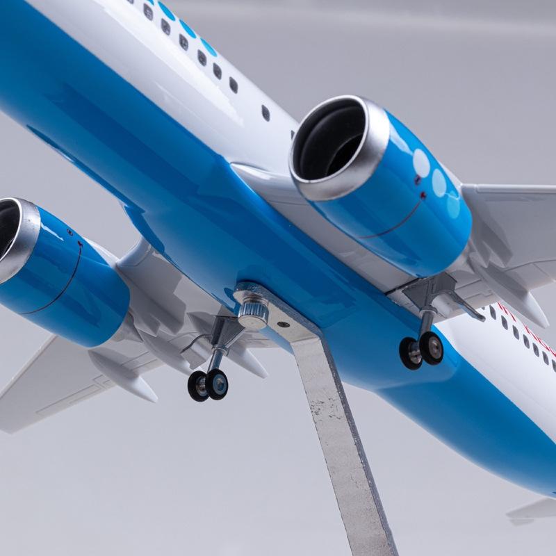 Souvenir Plane Toy Russia Pobeda Airlines B737-800 47CM Airplane Model  Replica Resin Material W Light and Wheel Landing Gears