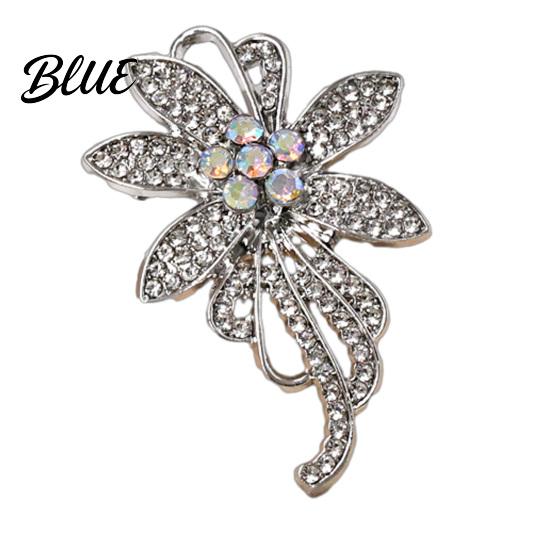 Lightweight Alloy Brooch Pin 3D Flower Design with Sparkling Rhinestones