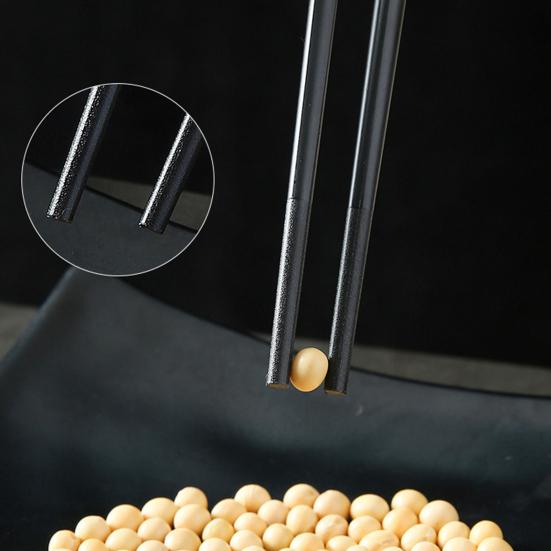 10 Pairs Plastic Chopsticks Black Gold Non-Slip Grip Micro-Tip Design Chopsticks Ergonomic Cylindrical Sushi Sticks for Chinese Japanese Food Elegant