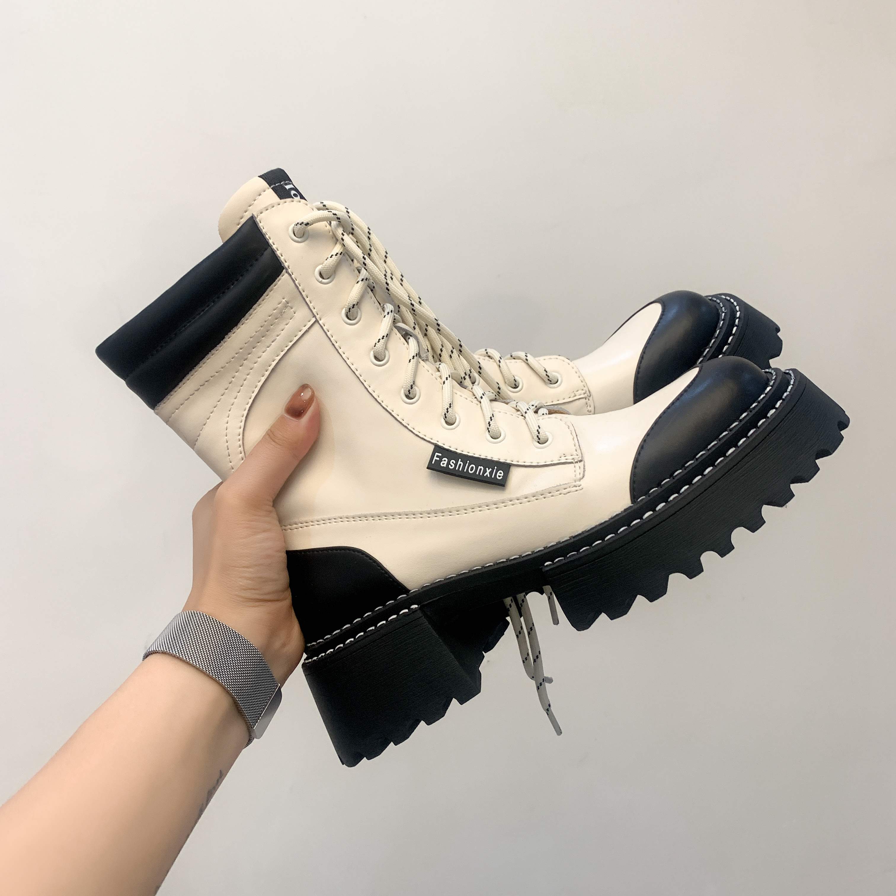 

Krazing Pot из коровьей кожи, осенне-зимняя обувь, мотоциклетные ботинки на платформе с круглым носком, женские ботильоны на толстом высоком каблуке со шнуровкой