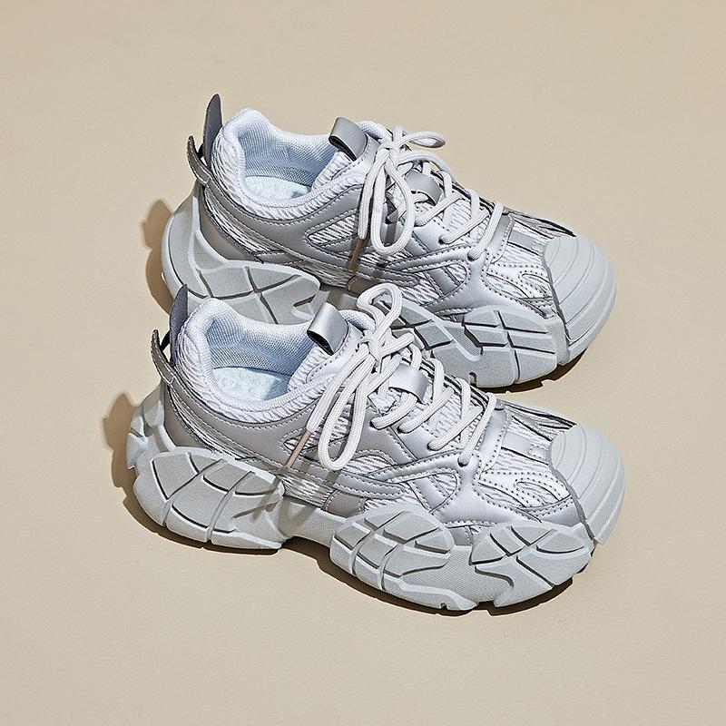 Fashion 2025  Must-have for women Man Casual Sports Shoes Clean Lines Classic Shoe Shape Simple and Versatile with A 5cm Height Increase