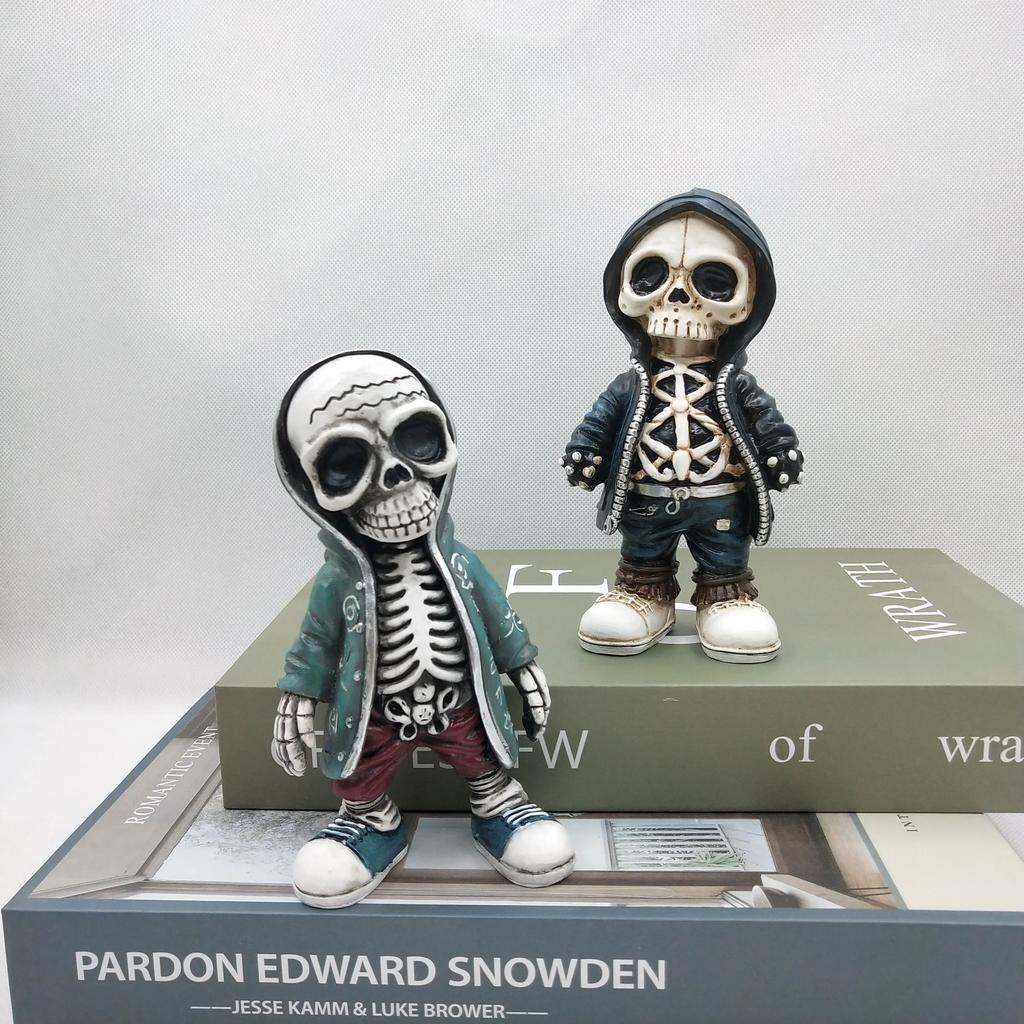 Creative Halloween Atmosphere Skeleton Statue Decoration Miniature Skeleton Sculpture Resin Crafts Halloween Decoration Props