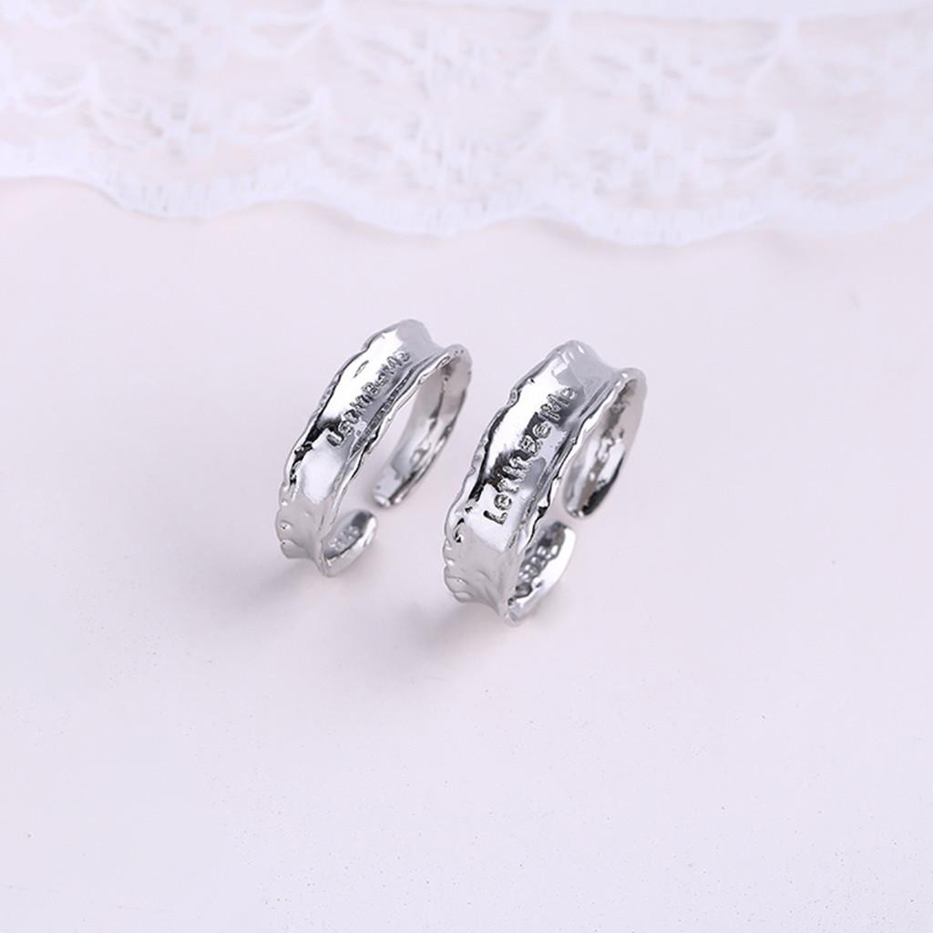 Eleganter geometrischer Partnerring aus Kupfer mit strukturierter Oberfläche für modische Frauen