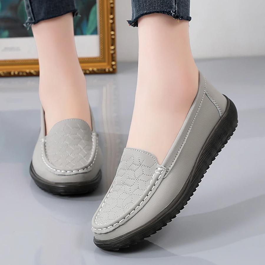 2025 Designer's new 100% leather women's casual shoes Women's flat mother shoes spring and autumn casual walking women's shoes