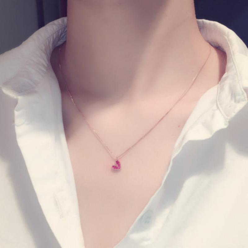 Korean Exquisite Little Red Heart Necklace for Womens Little Love Heart-shaped Pendant Collarbone Chain