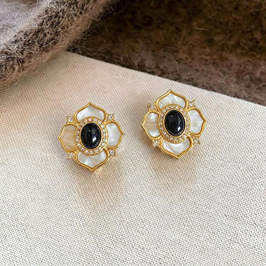 High-End French Retro Camellia Mother-of-Pearl Stud Earrings for Women