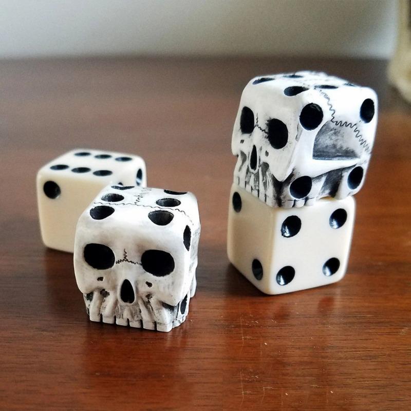 

Halloween White Skull Resin Dice Game Casual Toy Equipment Fifth Personality Demon Small Set 3pcs