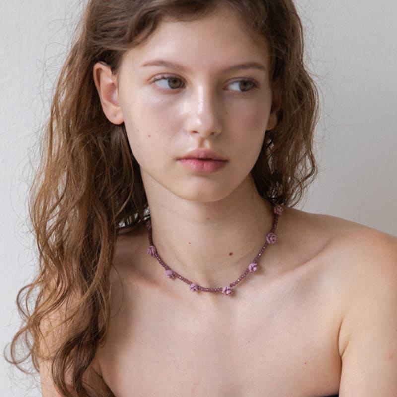 

MERRYMOTIVE Mute purple rose and crystal necklace Free