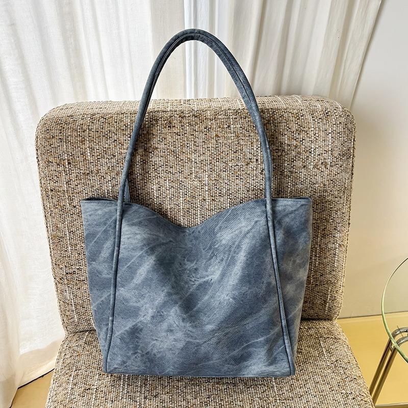 Retro large-capacity tote bag women's new high-end fashion shoulder bag niche simple commuter bag