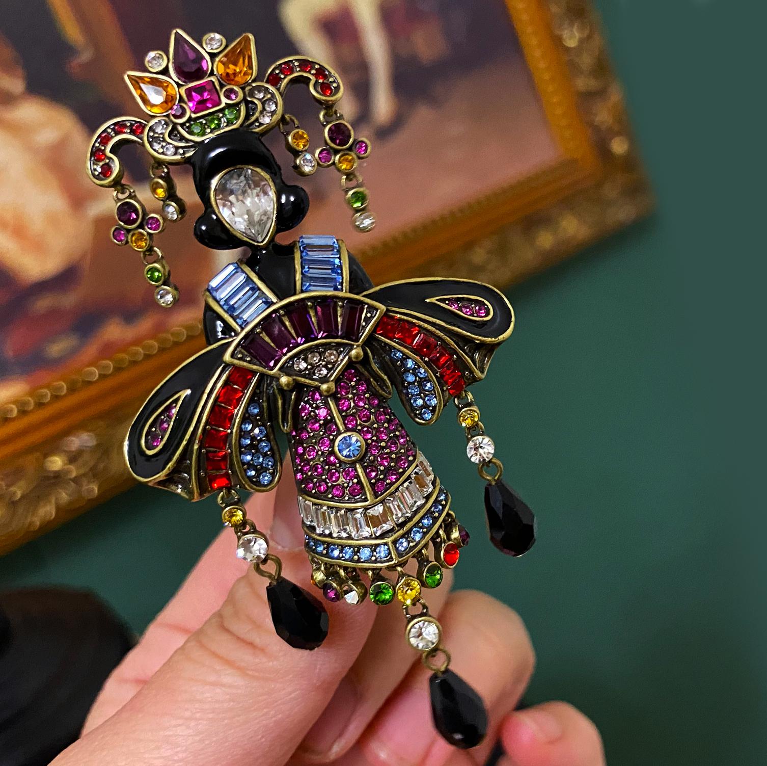 

Женская Мужская Мода Классическая Полностью Кристальная Брошь-Булавка Тяжелой Промышленности Средний Дизайн Стразы Классические Дворцовые Значки Ювелирные Изделия