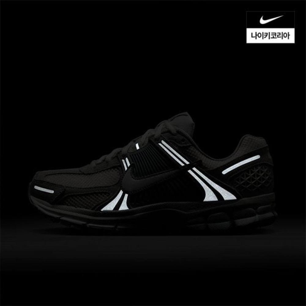 Women S Nike Zoom Vomero 5 Hq0458 001