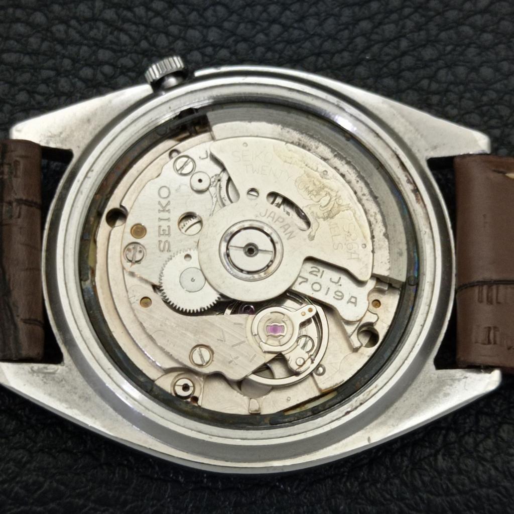 AUTOMATIC 7019A VINTAGE SEIKO 5 JAPAN MENS MAROON COLOR DIAL WATCH A701412-5 R206b-a701412