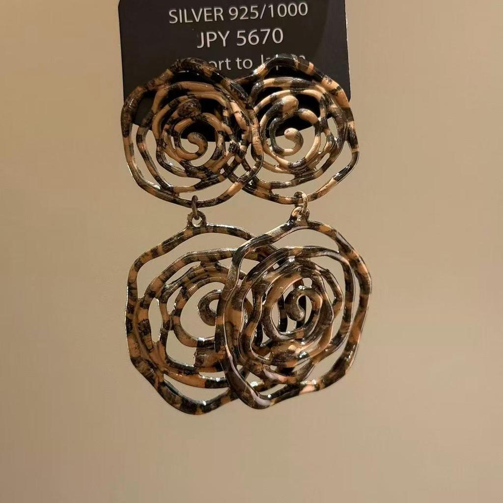 Silver Needle Tiger Eye Asymmetric Stud Earrings - Retro, Versatile & Luxurious High-End Accessory