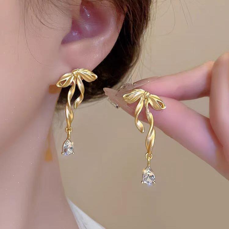 Elegant Zircon Bowknot Ribbon Earrings for Women - Chic, High-End Design