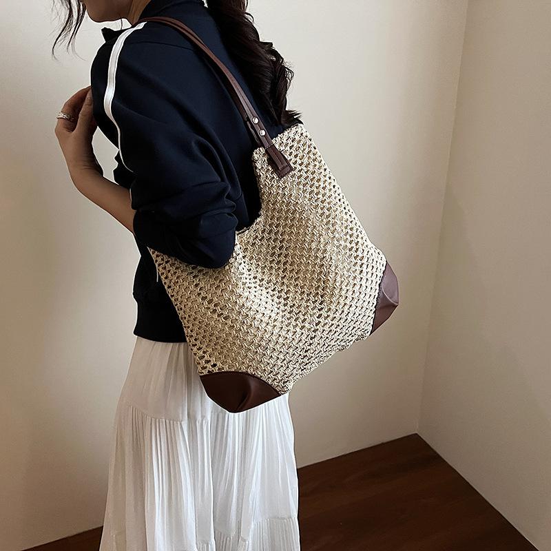 Grass Woven Bag, Lightweight Tote Bag, Niche Design, Shoulder Bag, Large Bag, Women's Large-capacity Hollowed-out Underarm Bag.