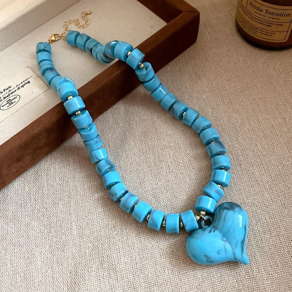 Choker Acrylic Love Heart Necklace Acrylic Sweater Chain Women Clavicle Necklace  Travel