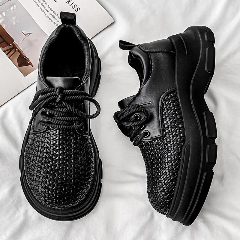 Nuove scarpe nere in pelle per sport all'aperto e tempo libero, con suola spessa, rialzate e resistenti all'usura, collezione autunnale