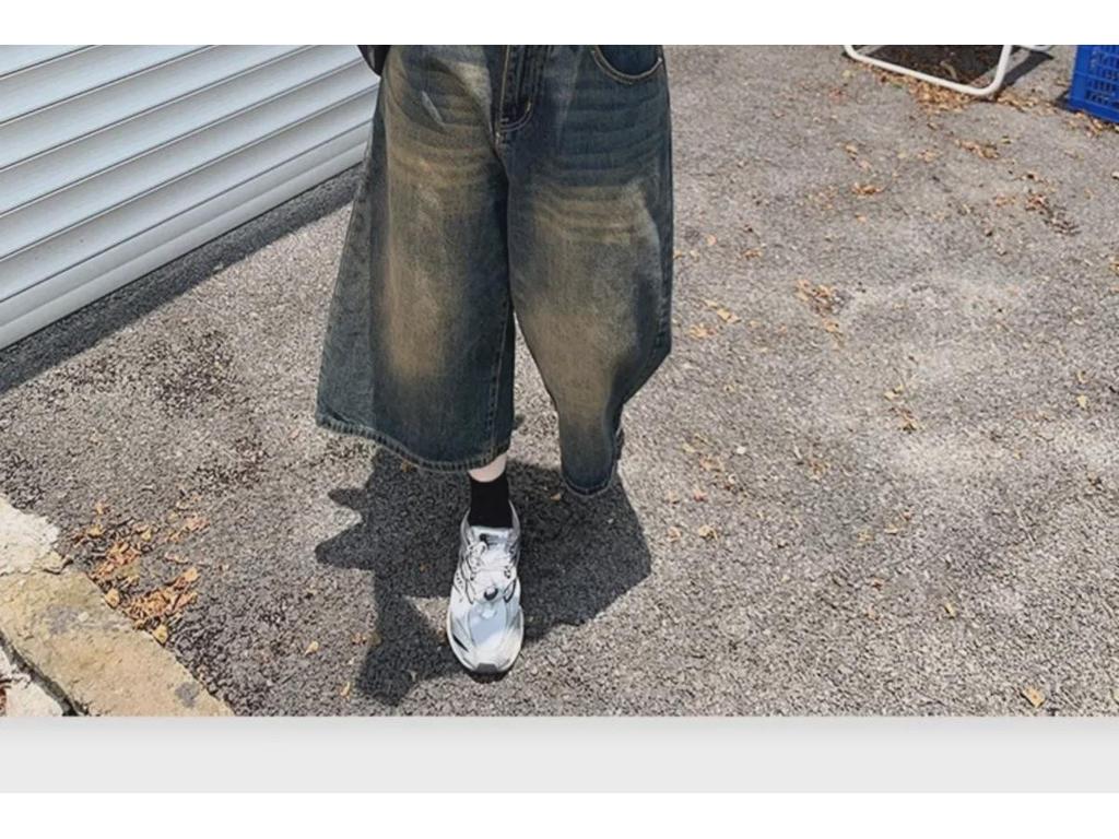 Unisex Retro Distressed Wide-Leg Denim Shorts - Washed, Loose, and Versatile Cropped Pants