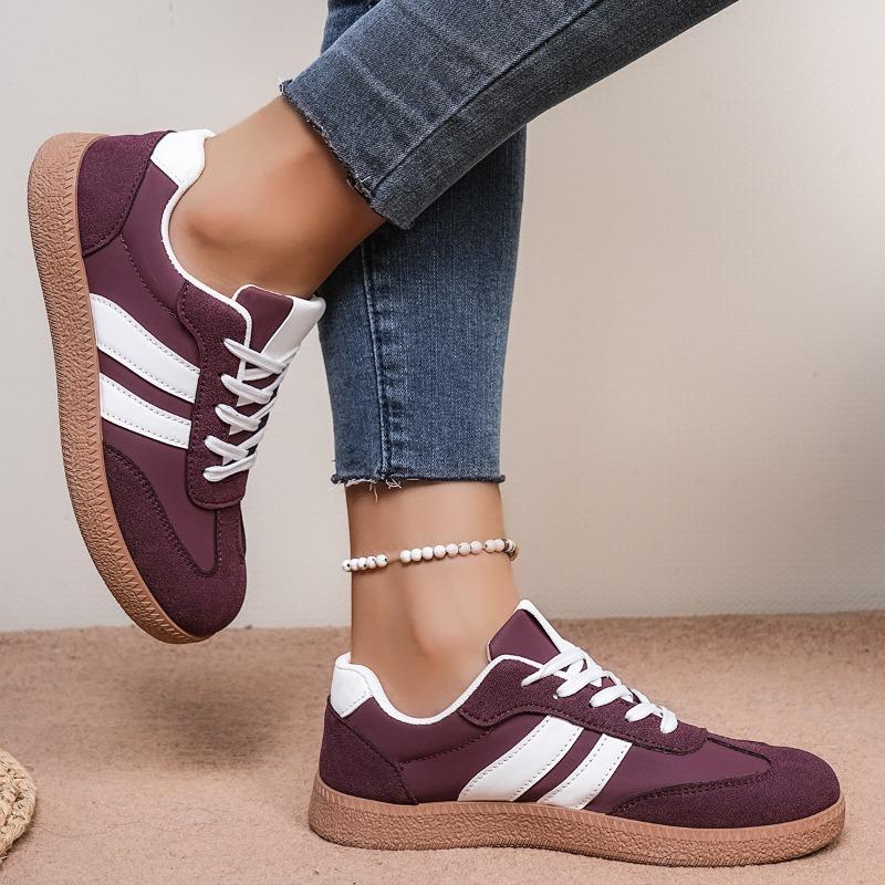 Women's Autumn Retro Flat Breathable Casual Sports Board Shoes, Training Style Fashionable Footwear, Available In Large Sizes.