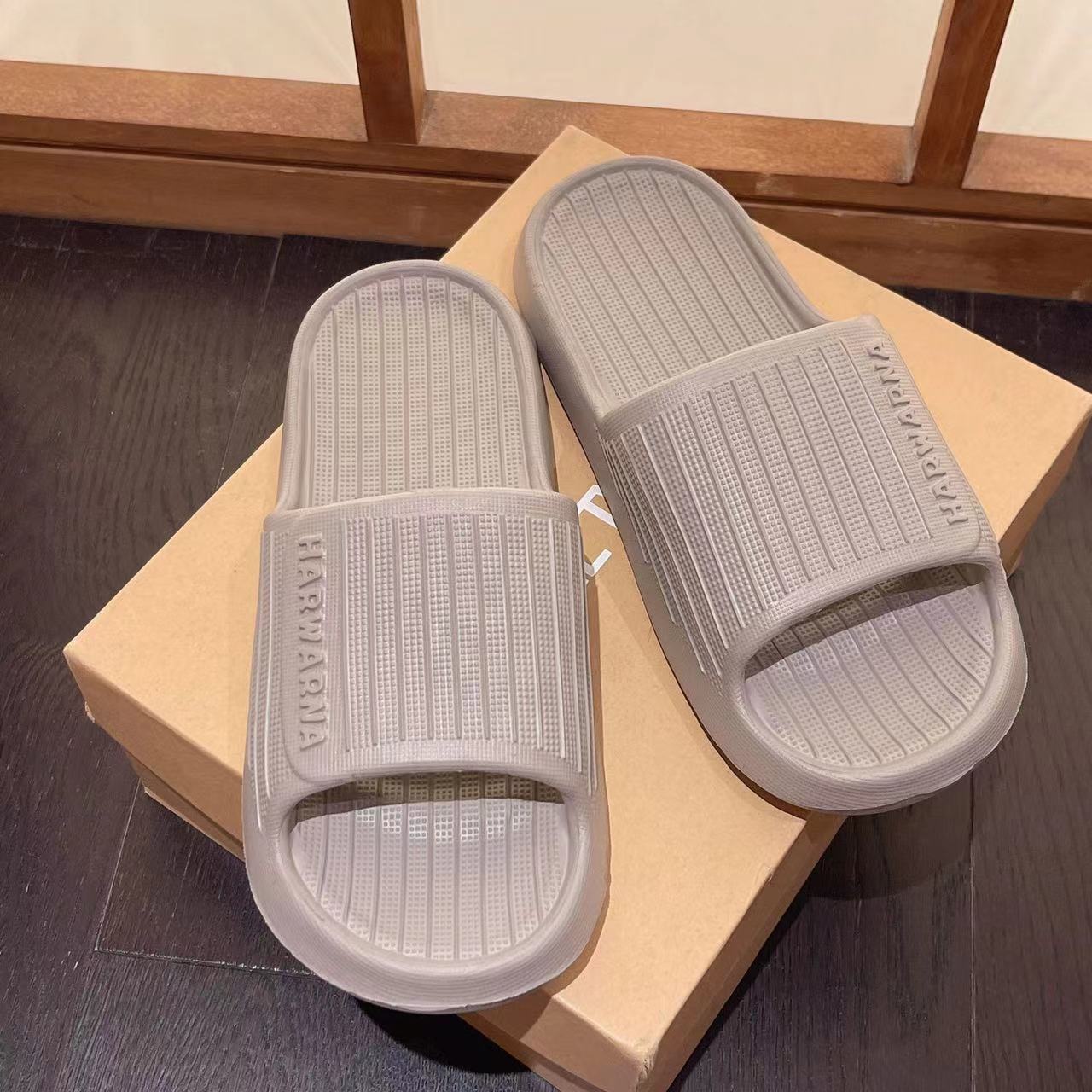 

Модные летние тапочки из ЭВА для женщин 2025 года, новые нескользящие тапочки для ванной и дома, женские легкие тапочки с мягкой подошвой Cloud Slides 44-45 хаки