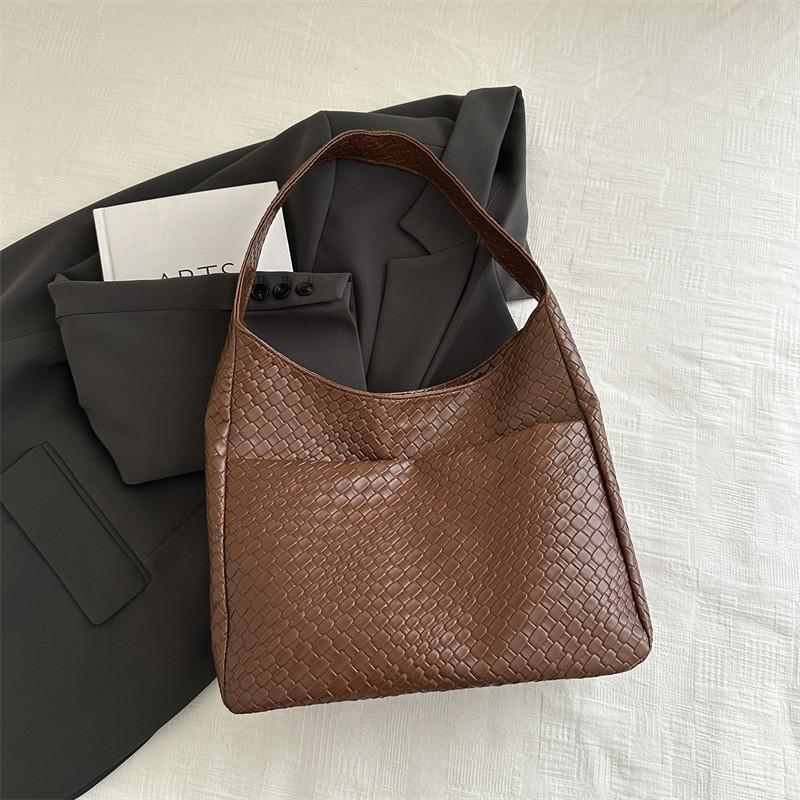Stylish Large Capacity Women's Shoulder Tote Bag Retro Design In Black Brown Red White And Khaki
