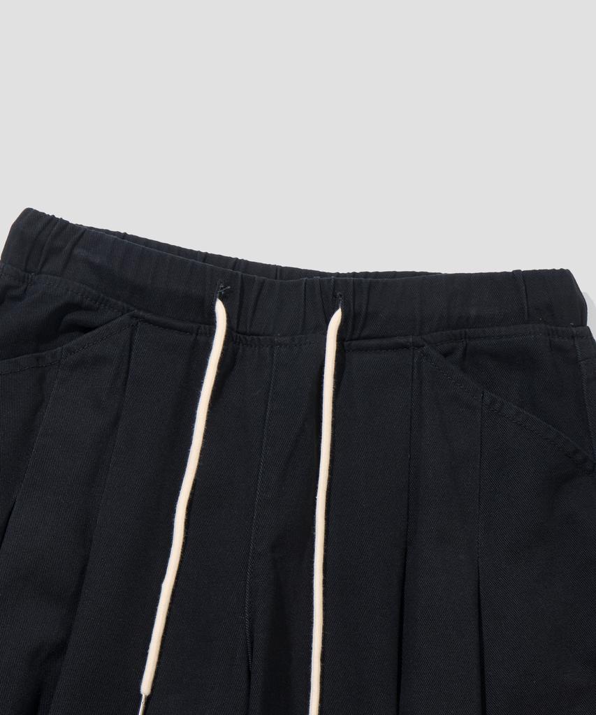 AGOD Double-Pleat Elastic String Bermuda Shorts [Black]