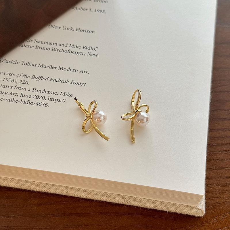 French retro streamer bow pearl stud earrings women, design sense personality versatile earrings temperament earrings 925 silver needle