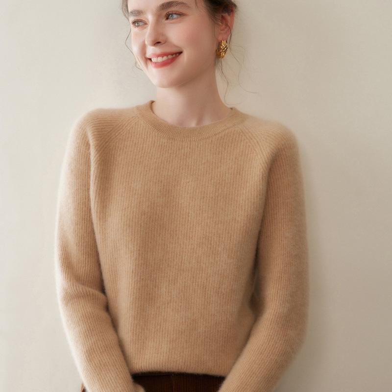 Women's Sweet Style Cashmere Sweater - Round Neck, Loose Fit, Slimming One-Piece Knit
