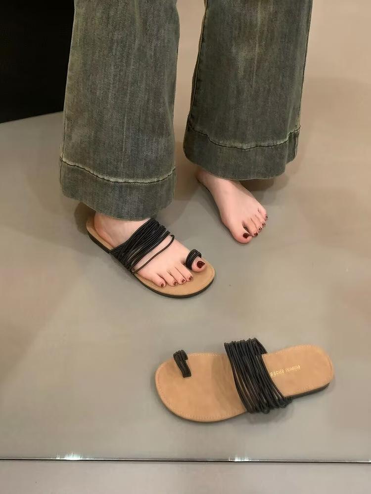 

French flat-bottomed set of toe small cool slippers for women s summer wear 2025 new super fire niche seaside beach one-word drag 35 чёрный