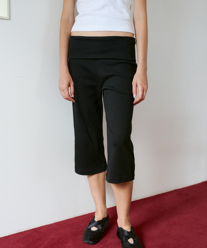 38COMEONCOMMON Rib Knit Capri Pants (Black)