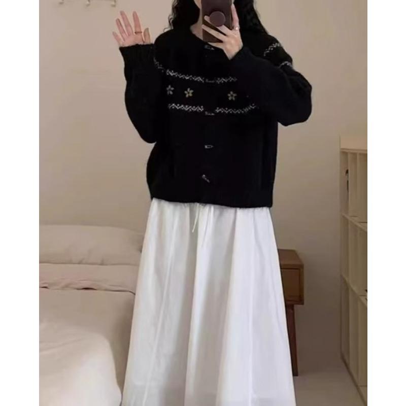 Autumn and Winter New Retro Crew Neck Sweater Cardigan Women's Gentle Wind Loose Lazy Wind Crochet Knitted Coat Women